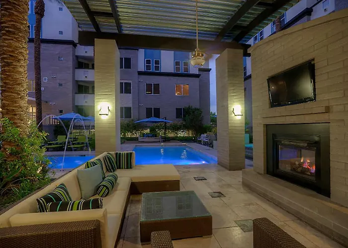 Ferienhaus 2 Story Loft With Mountain & Views-king Bed & Parking 4011