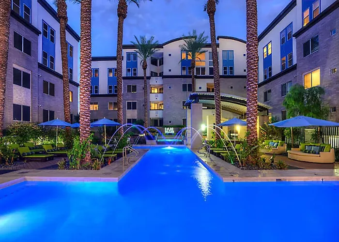2 Story Loft With Mountain & Views-king Bed & Parking 4011 Ferienhaus *