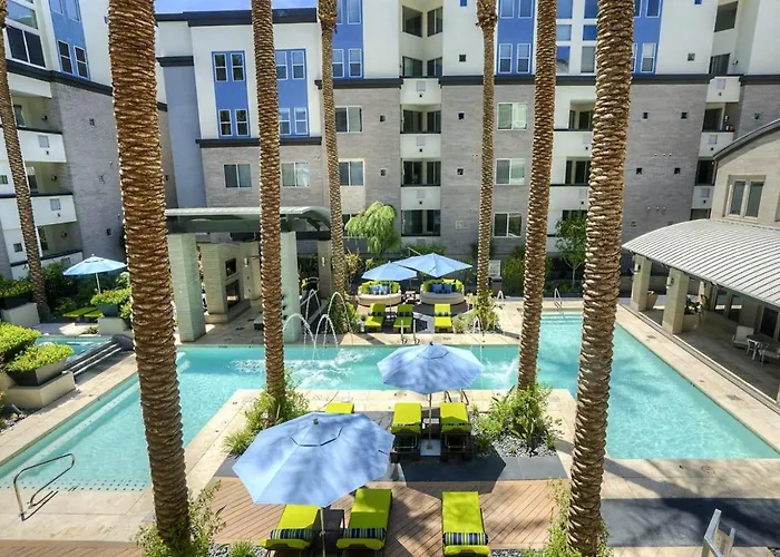 2 Story Loft With Mountain & Views-king Bed & Parking 4011 Ferienhaus Phoenix