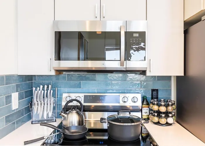 2 Story Loft With Mountain & Views-king Bed & Parking 4011 Ferienhaus