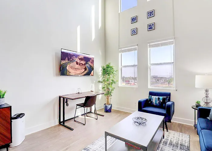 2 Story Loft With Mountain & Views-king Bed & Parking 4011 Ferienhaus Phoenix