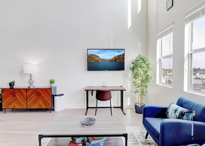 2 Story Loft With Mountain & Views-king Bed & Parking 4011 *