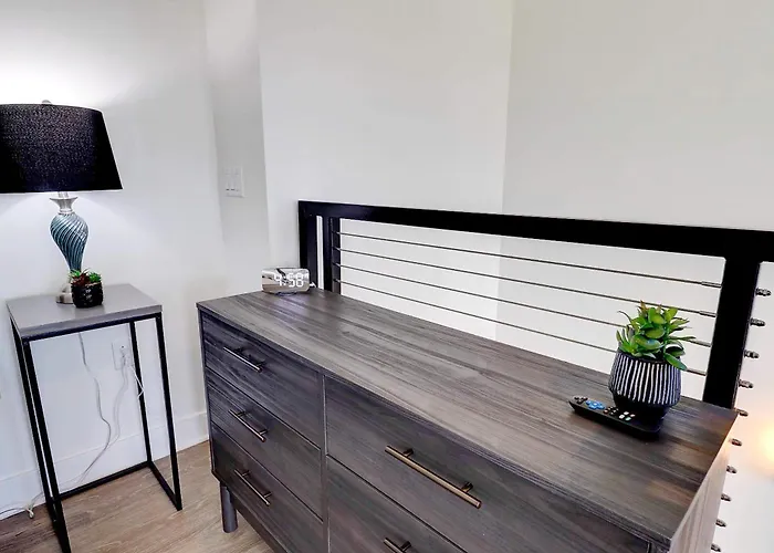 Ferienhaus 2 Story Loft With Mountain & Views-king Bed & Parking 4011