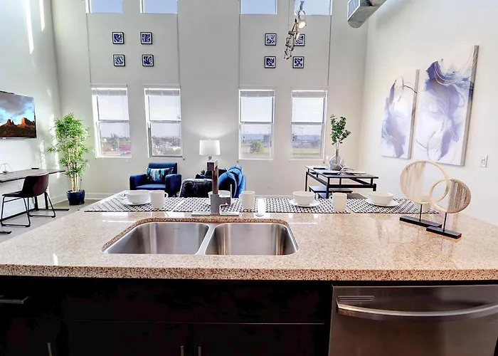 2 Story Loft With Mountain & Views-king Bed & Parking 4011 *