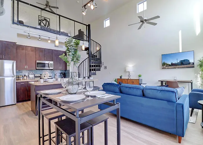2 Story Loft With Mountain & Views-king Bed & Parking 4011