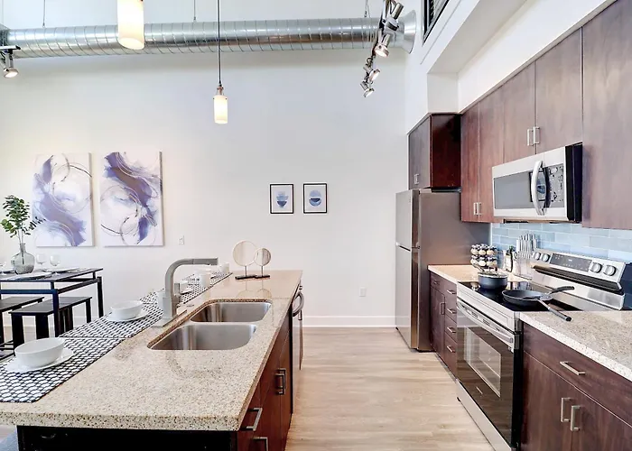 Ferienhaus 2 Story Loft With Mountain & Views-king Bed & Parking 4011 Phoenix